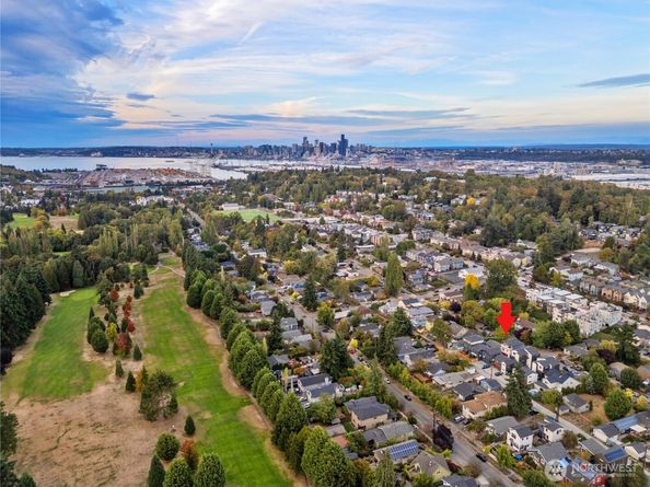 5033 25th Avenue SW B, Seattle WA 98106