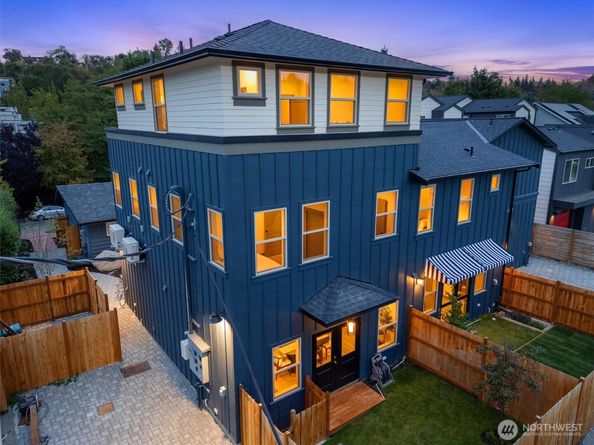 5033 25th Avenue SW B, Seattle WA 98106