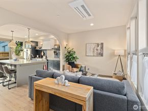 5033 25th Avenue SW B, Seattle WA 98106