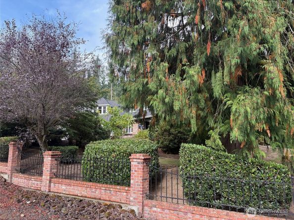 14616 181st Place NE, Woodinville WA 98072