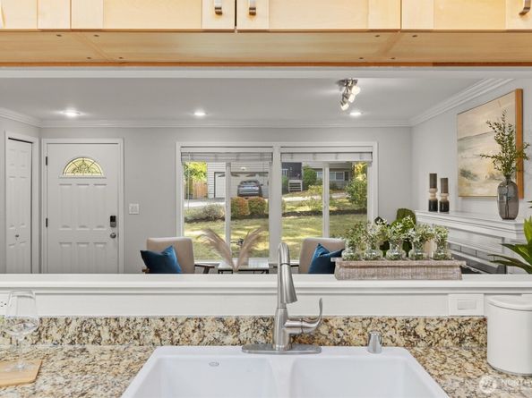 15505 81st Avenue NE, Kenmore WA 98028