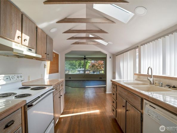 18701 Harris Avenue NE, Suquamish WA 98392