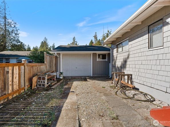 18701 Harris Avenue NE, Suquamish WA 98392
