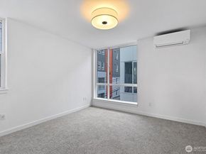 909 Hiawatha Place S A, Seattle WA 98144