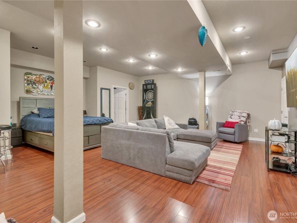 26525 Lake Fenwick Road S, Kent WA 98032