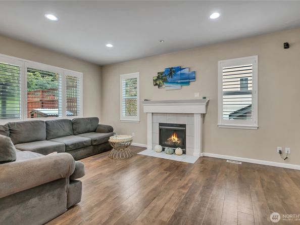 26525 Lake Fenwick Road S, Kent WA 98032