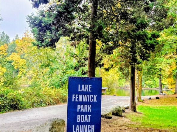 26525 Lake Fenwick Road S, Kent WA 98032