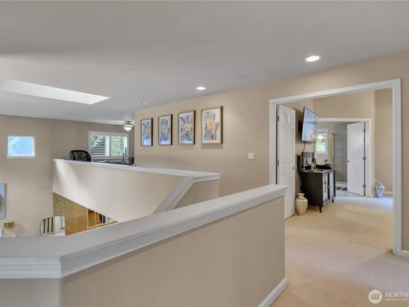 26525 Lake Fenwick Road S, Kent WA 98032