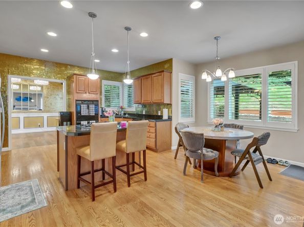 26525 Lake Fenwick Road S, Kent WA 98032