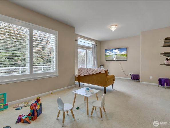 26525 Lake Fenwick Road S, Kent WA 98032