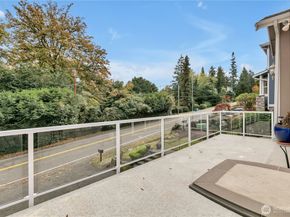 26525 Lake Fenwick Road S, Kent WA 98032