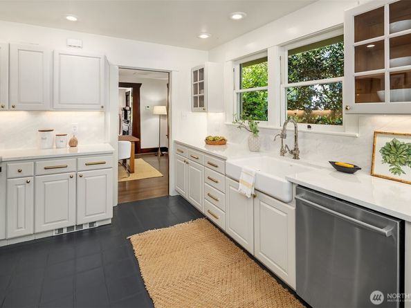 1418 33rd Avenue, Seattle WA 98122