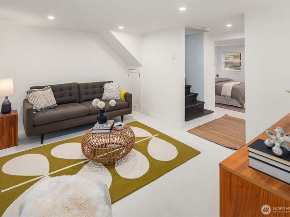 1418 33rd Avenue, Seattle WA 98122