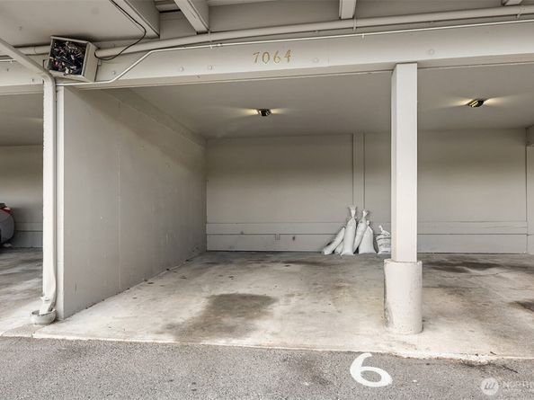 7064 35th Avenue NE 13, Seattle WA 98115