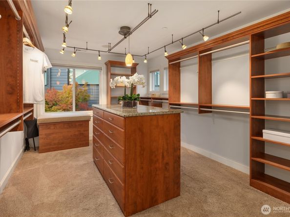 6577 102nd Avenue NE, Kirkland WA 98033