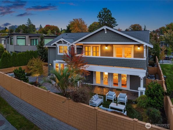 6577 102nd Avenue NE, Kirkland WA 98033