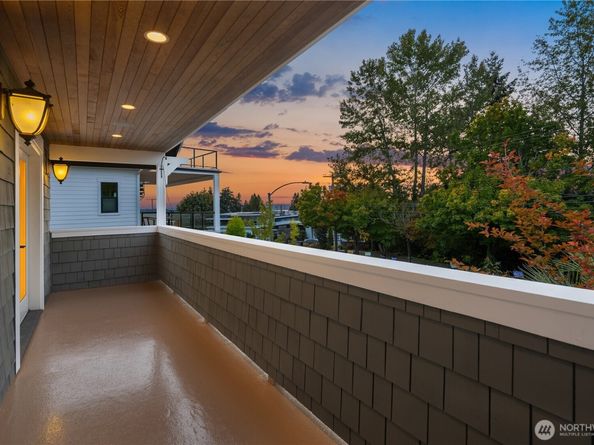6577 102nd Avenue NE, Kirkland WA 98033