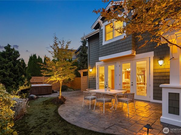 6577 102nd Avenue NE, Kirkland WA 98033