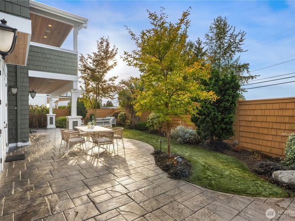 6577 102nd Avenue NE, Kirkland WA 98033
