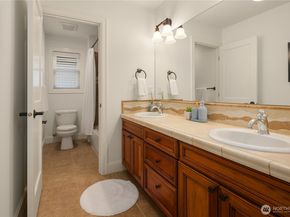 6577 102nd Avenue NE, Kirkland WA 98033