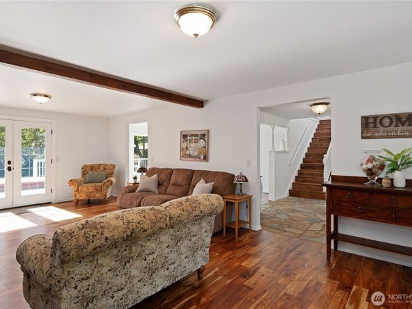 4293 Westgate, Silverdale WA 98383