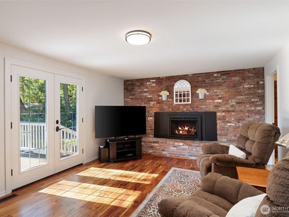 4293 Westgate, Silverdale WA 98383
