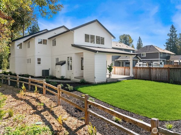 12235 156th Ave SE, Renton WA 98059