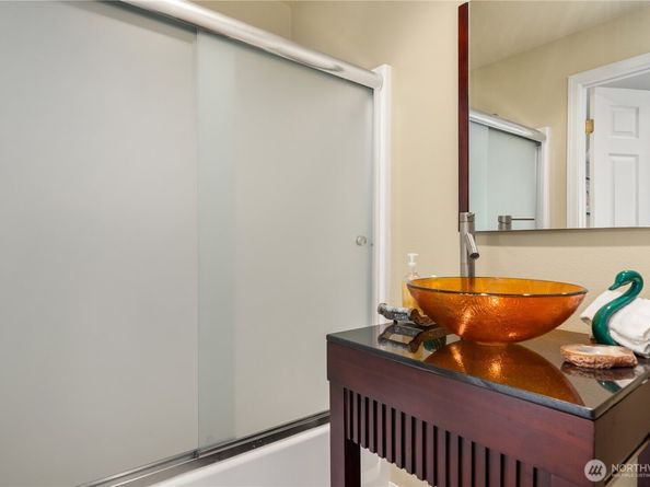 1320 N 38th Street, Renton WA 98056