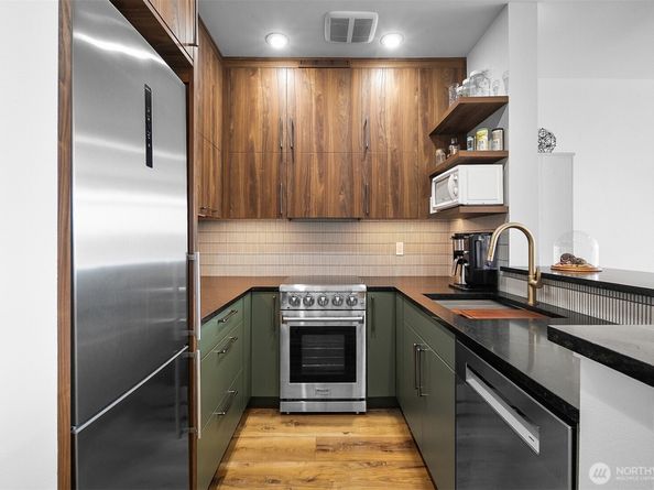 2414 1st Avenue 412, Seattle WA 98121