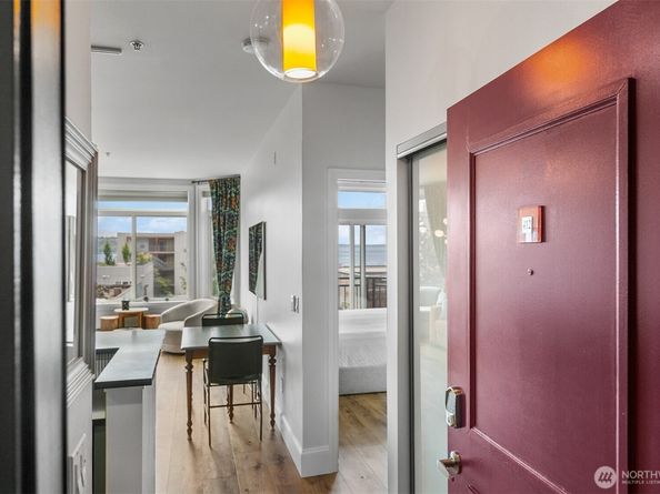 2414 1st Avenue 412, Seattle WA 98121