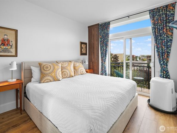 2414 1st Avenue 412, Seattle WA 98121