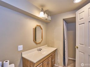 17825 118TH Avenue SE, Renton WA 98058