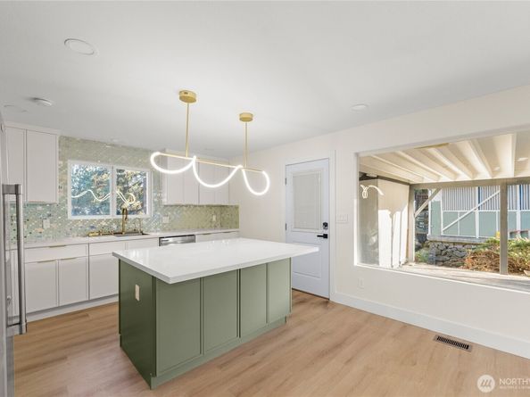 29628 22nd Avenue S, Federal Way WA 98003