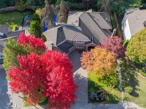 24625 NE 22nd Street, Sammamish WA 98074