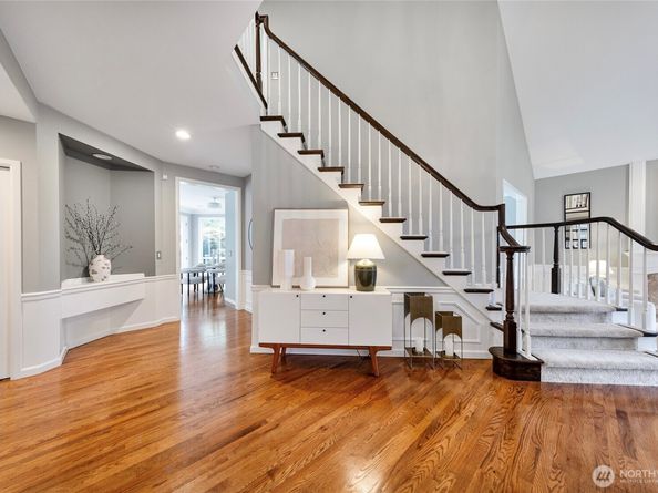 24625 NE 22nd Street, Sammamish WA 98074