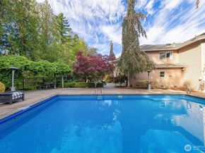 24625 NE 22nd Street, Sammamish WA 98074