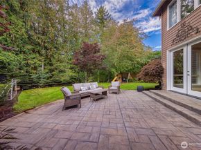 24625 NE 22nd Street, Sammamish WA 98074