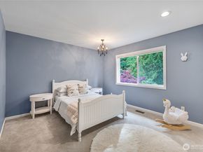 24625 NE 22nd Street, Sammamish WA 98074