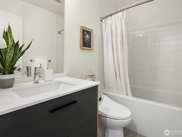 8305 12th Avenue NW C, Seattle WA 98117