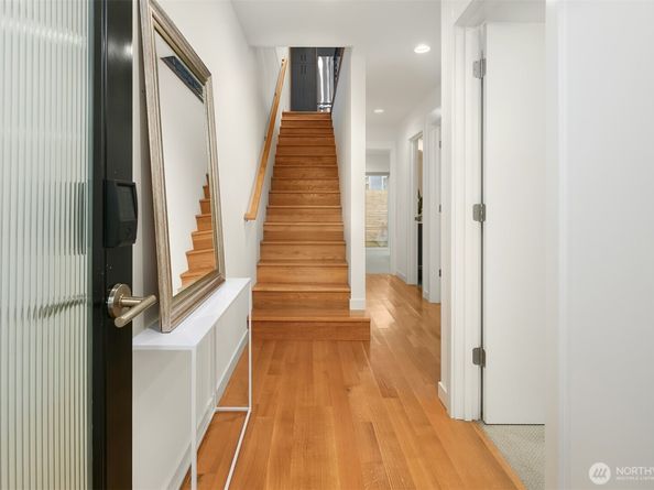 8305 12th Avenue NW C, Seattle WA 98117