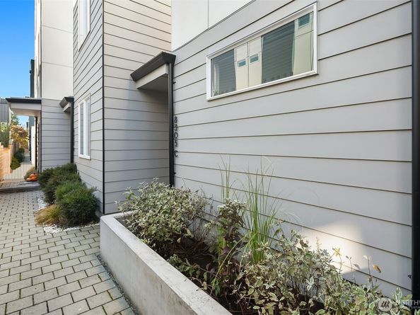8305 12th Avenue NW C, Seattle WA 98117