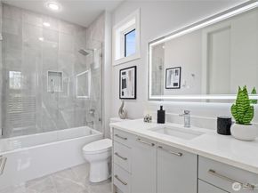 4413 NE 26 Place, Renton WA 98059