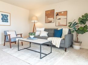 10744 Greenwood Avenue N 302, Seattle WA 98133