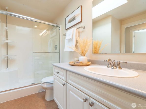10744 Greenwood Avenue N 302, Seattle WA 98133