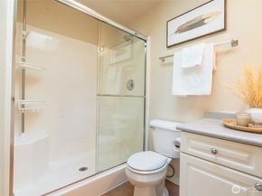 10744 Greenwood Avenue N 302, Seattle WA 98133