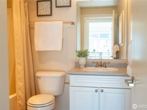 10744 Greenwood Avenue N 302, Seattle WA 98133