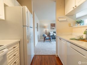 10744 Greenwood Avenue N 302, Seattle WA 98133
