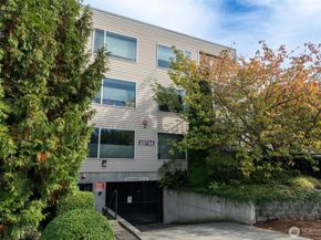 10744 Greenwood Avenue N 302, Seattle WA 98133