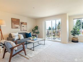 10744 Greenwood Avenue N 302, Seattle WA 98133