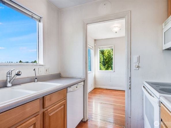 2517 23rd Avenue S, Seattle WA 98144